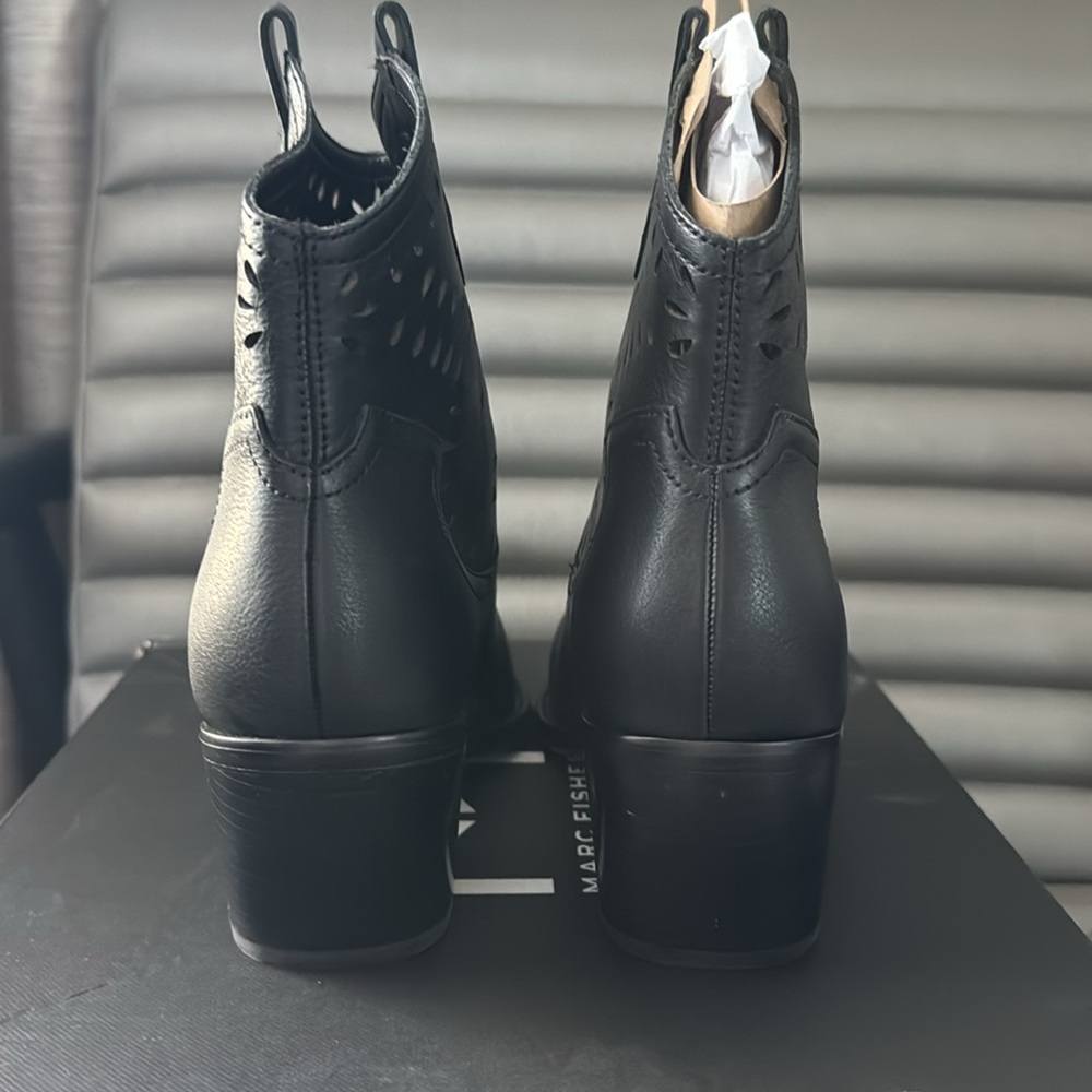 Marc Fisher Black women’s  Western Boots - Picture 3 of 4